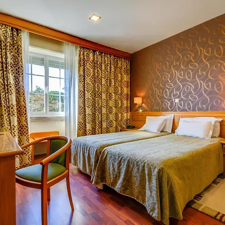 فندق Avenida Park 3*