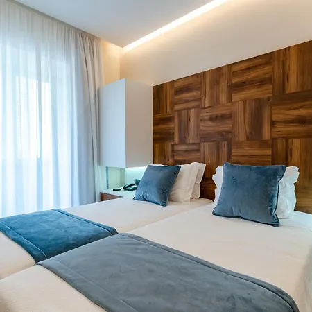 Hotel Avenida Park 3*