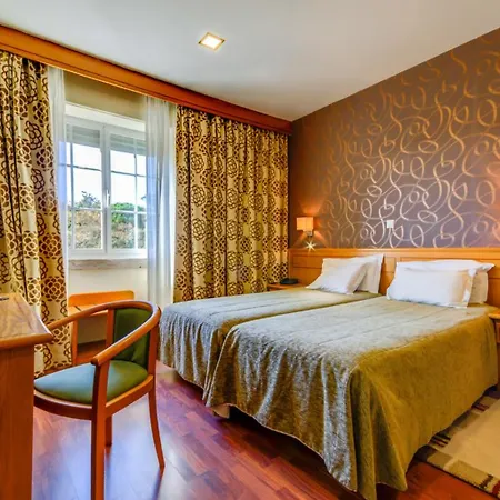 Hotel Avenida Park 3*
