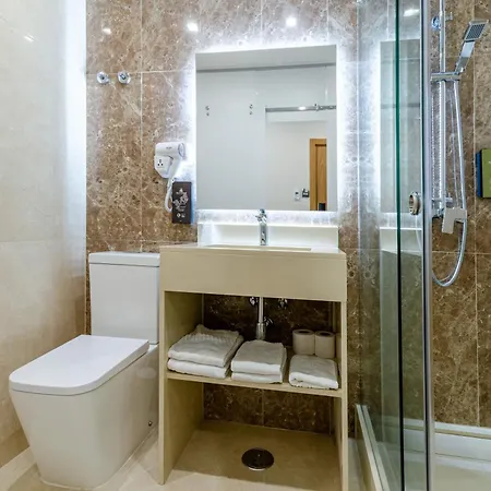Hotel Avenida Park 3*
