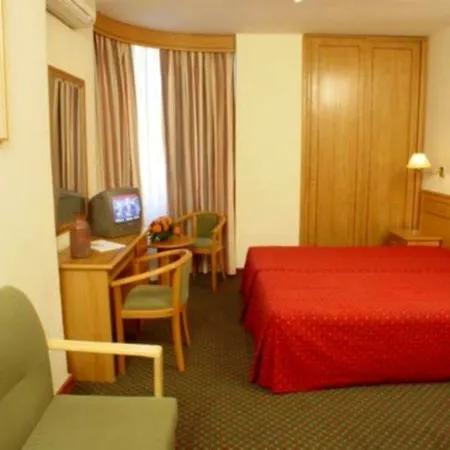 Hotel Avenida Park 3*