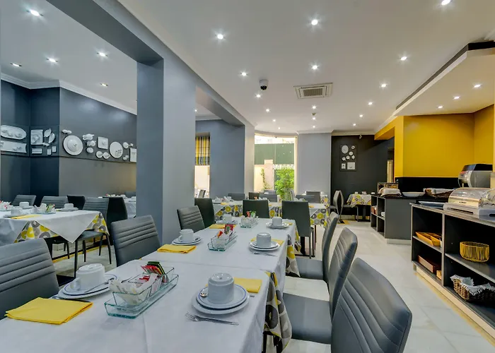 Hotel Avenida Park 3*