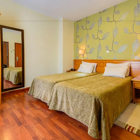 Avenida Park Hotell 3*