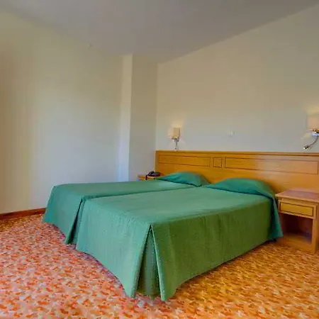 Avenida Park Hotell 3*