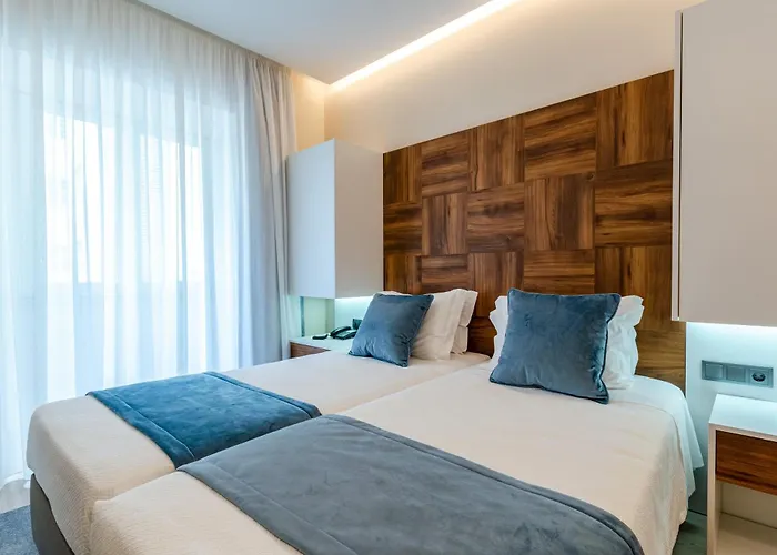 Hotel Avenida Park 3*